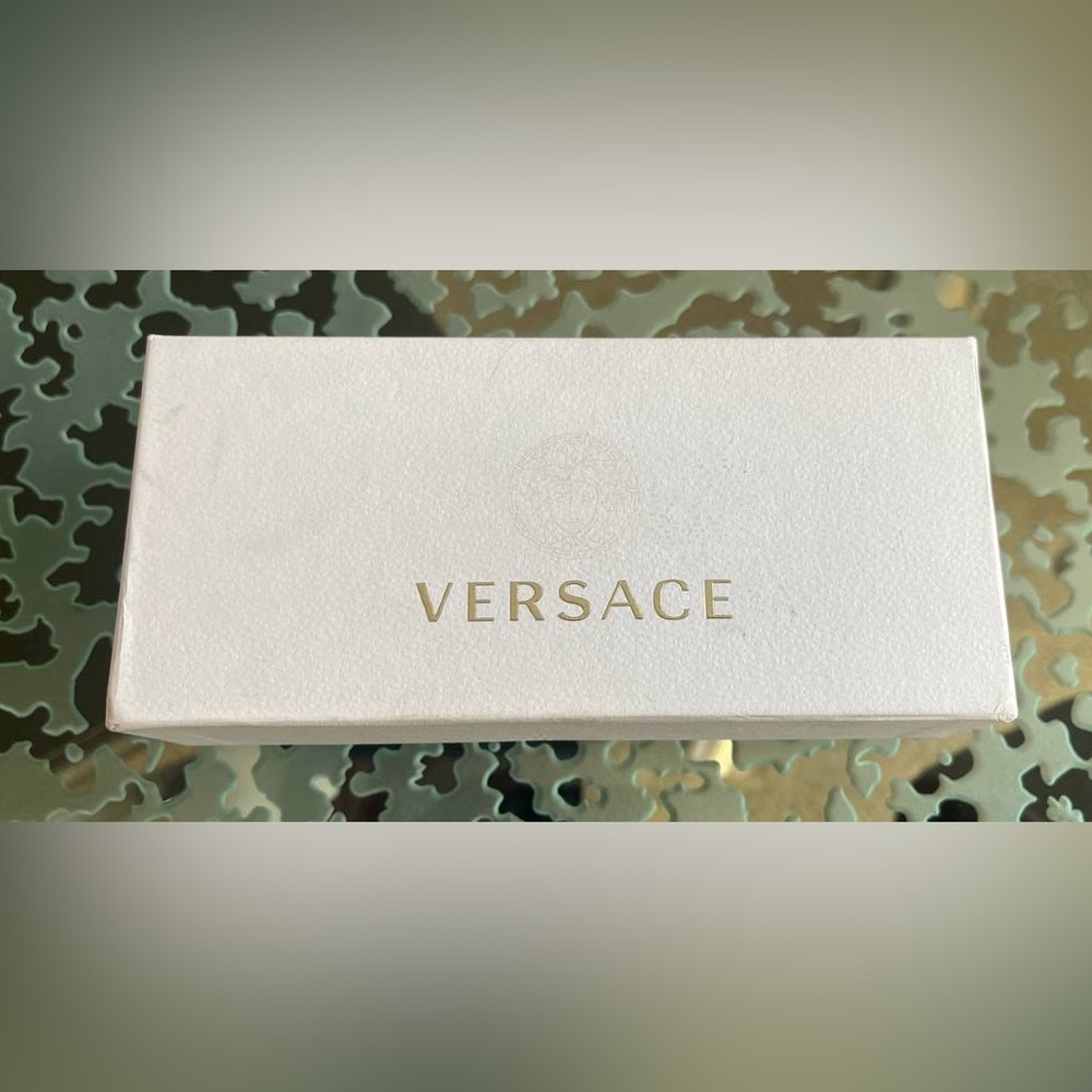 Versace sunglasses women’s used in the box blue frame/gray glass - Picture 6 of 7